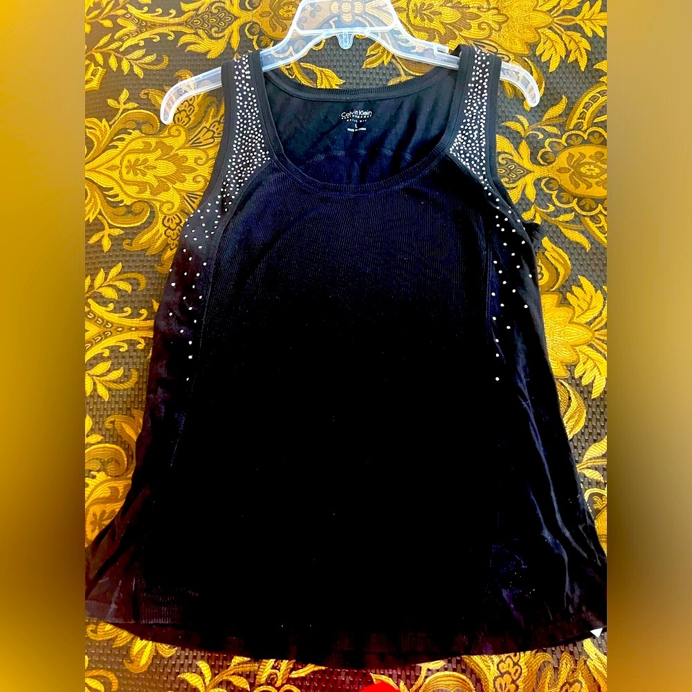 Calvin Klein L beaded shirt perfect for yoga